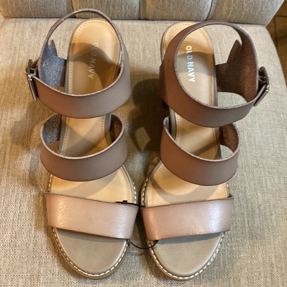Old Navy NEW Strappy Beautiful Taupe Neutral Beige 4” Block Heels - size 10 - Picture 7 of 14